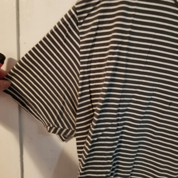 3/$25! RVLT Revolution Crop Cut Striped Tee - Picture 5 of 6